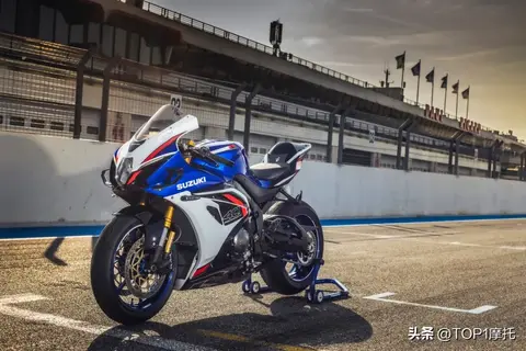 铃木GSX-R1000新款上市，升级发动机、电控，新增定风翼