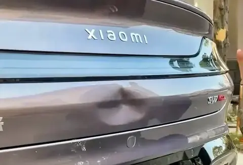 为什么新能源车屁股上经常有个“坑”