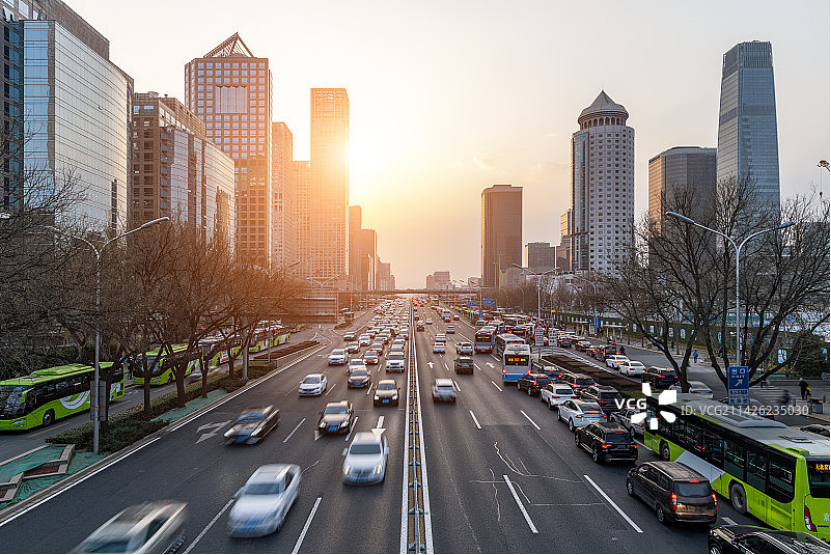 人保驾意险专业保障，让驾驶风险无处遁形